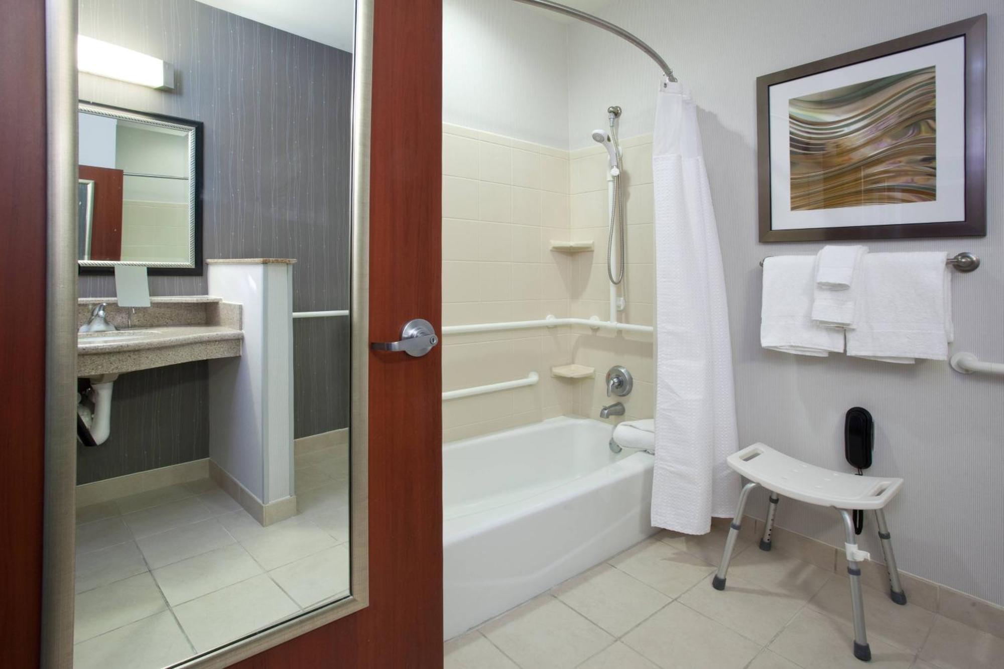 Courtyard Casper Hotel Екстериор снимка