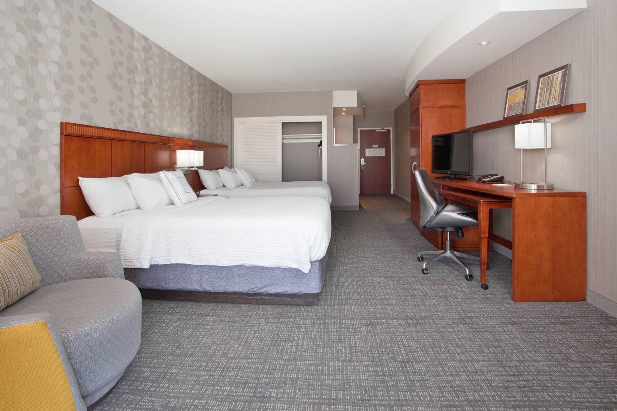 Courtyard Casper Hotel Екстериор снимка